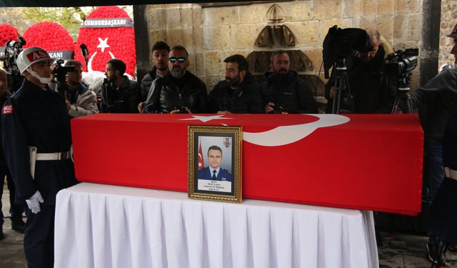 Kayserili şehit binbaşı, son yolculuğuna uğurlandı