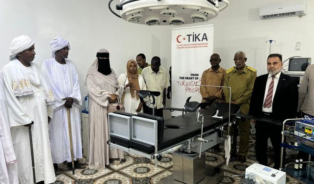 TİKA'dan yağmur mevsiminde ulaşılamayan bölgeye ameliyathane