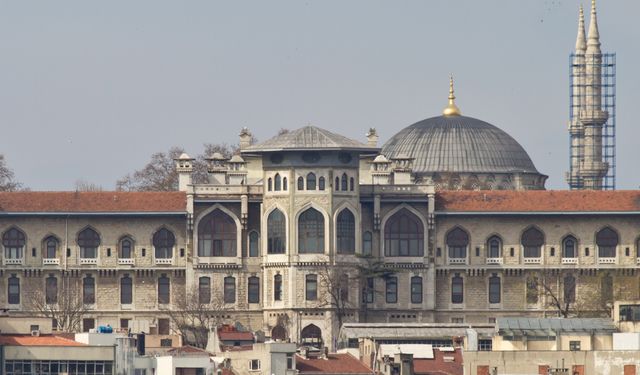 Akran zorbalığı: 13 öğrenci İstanbul Erkek'ten atıldı