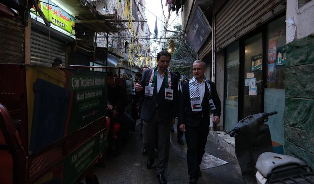 Saadet lideri, Sabra ve Şatilla kamplarında