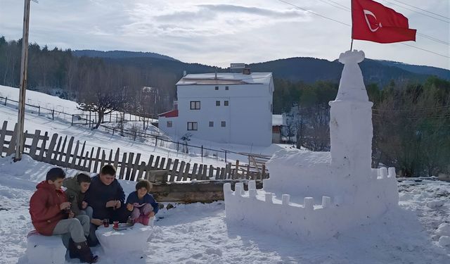 Kardan Kız Kulesi yapan çocukların hayali gerçek oldu