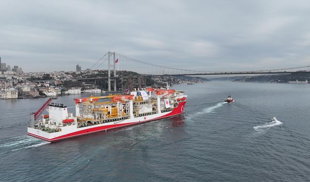 Sondaj gemisi Yıldırım, İstanbul Boğazı'ndan geçti