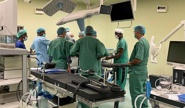 Türk hekimlerden Burkina Faso'da böbrek nakli eğitimi