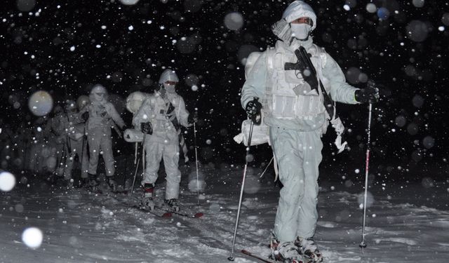 TSK personeline çığda arama kurtarma kursu