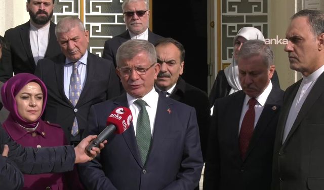 Davutoğlu, İran Büyükelçiliği'ni ziyaret etti