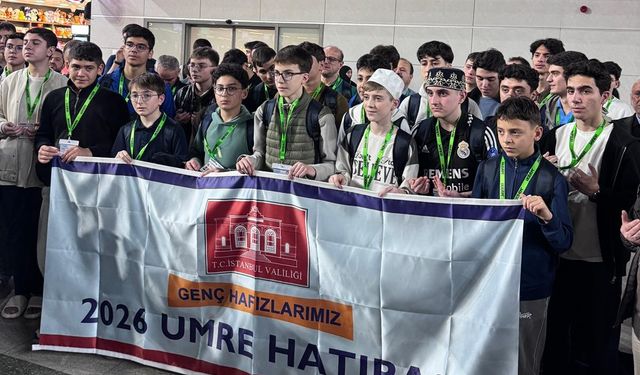 Hafız öğrenciler umreye uğurlandı