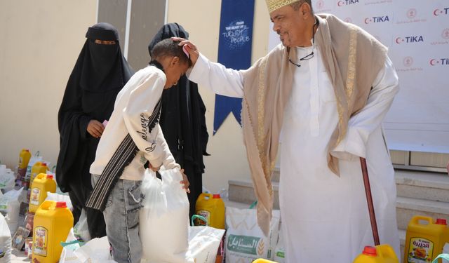 Yemen'de ihtiyaç sahiplerine gıda yardımı