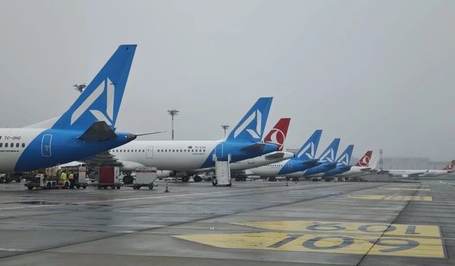 AJet ve Pegasus çok sayıda seferi iptal etti