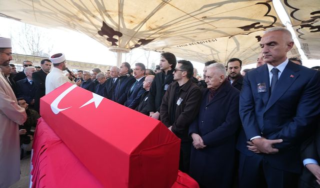 İlber Ortaylı Fatih Camii Haziresine defnedildi