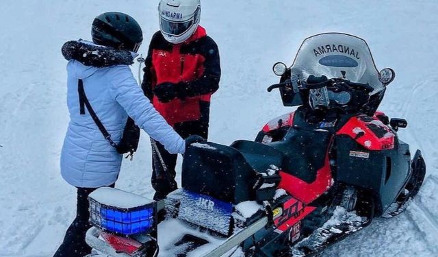 Kar motorlu jandarma Uludağ'da görev başında
