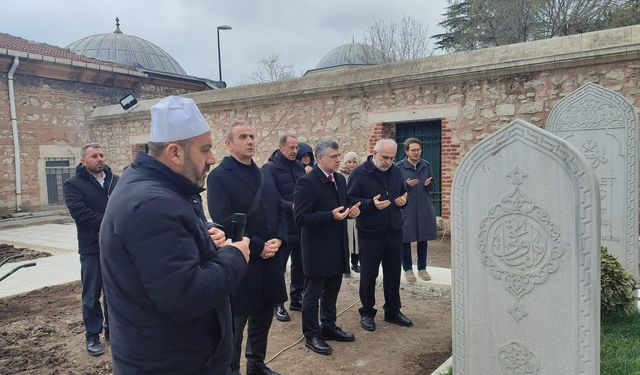 Tarihçi Mehmet Genç, kabri başında anıldı