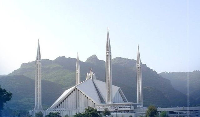 Pakistan ve Aganistan bayramda ateşkes ilan etti