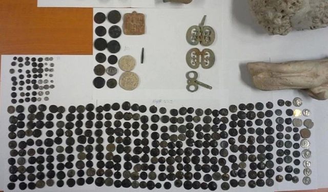 Gümrükte binlerce sikke ele geçirildi