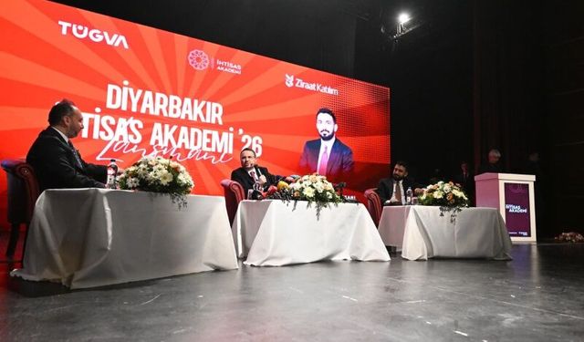 Gürlek: Gençler sosyal medyadaki hayatlara özenmesin