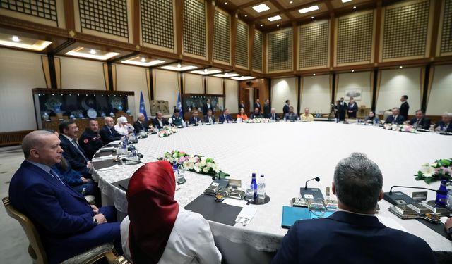 Erdoğan: Hayata işçi unvanıyla başlamış bir kardeşinizim