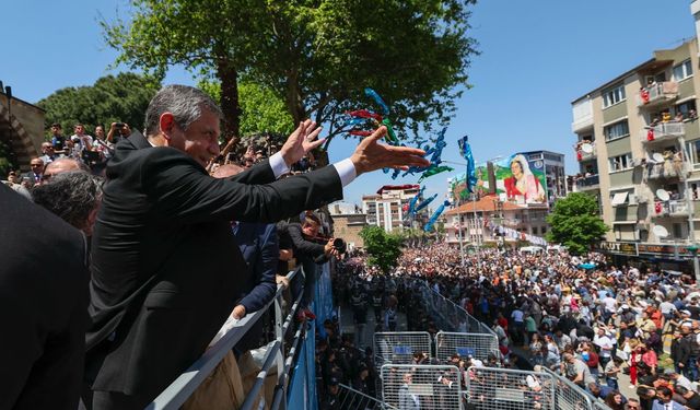 Özgür Özel mesir macunu saçım törenine katıldı