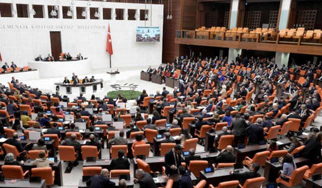 En düşük emekli aylığı Meclis'te görüşüldü