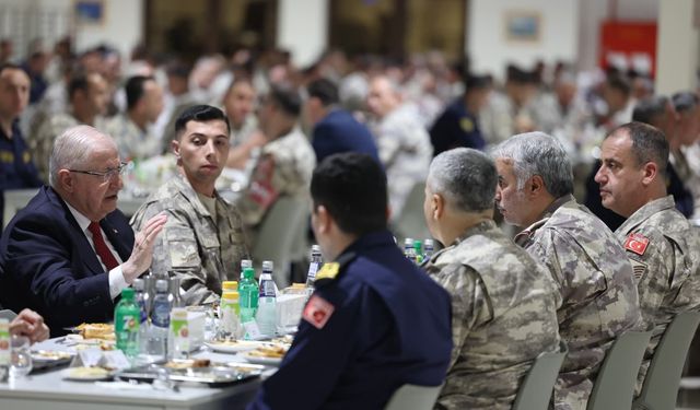 Milli Savunma Bakanı Güler Katar'da