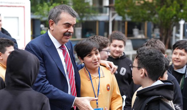 Tekin: Demokrasi hırsızları korumak için olmaz