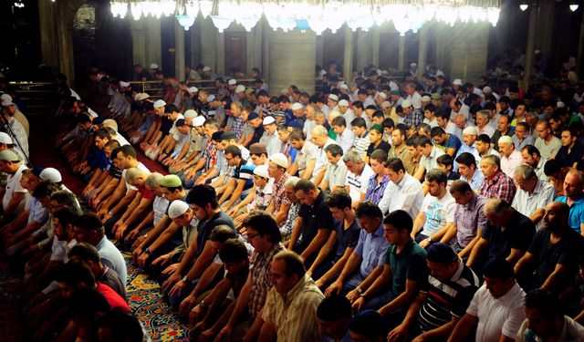 Teşrik tekbirleri Bayram'ın 4. günü ikindiye kadar sürecek