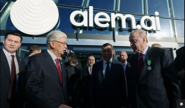 Erdoğan, yapay zeka merkezini ziyaret etti