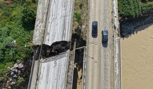 Hatay'da sel felaketinde 2 can kaybı