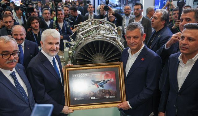 Özgür Özel SAHA'da: Motoru gördük, gurur duyduk