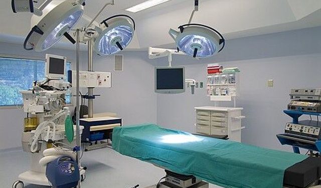 “Çocuklar 13-14 yaşında estetik ameliyat talep ediyor”