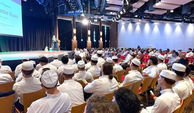 Hamburg’da İslami İlimler kurslarında mezuniyet coşkusu
