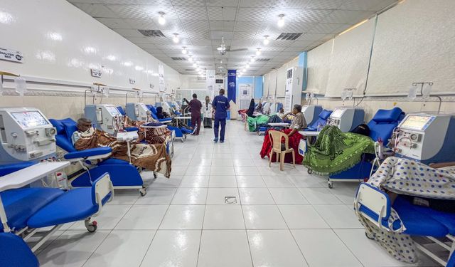 Yemen'de diyaliz merkezine destek
