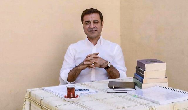 Demirtaş, 'siyasetçilerle görüşmeme' kararından vazgeçti