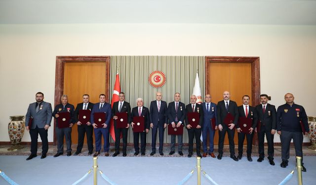 Kurtulmuş'tan TBMM'deki 15 Temmuz gazilerin teşekkür beratı
