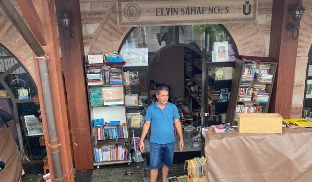 Üsküdar Sahaflar Çarşısını su bastı