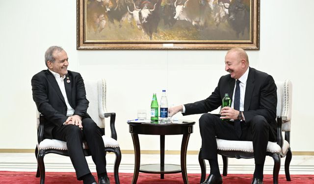 Aliyev ve Pezeşkiyan Türkçe sohbet etti