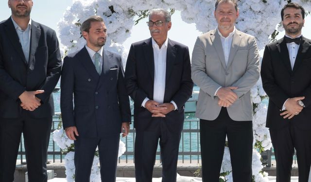 Berat Albayrak İstanbul'da düğüne katıldı