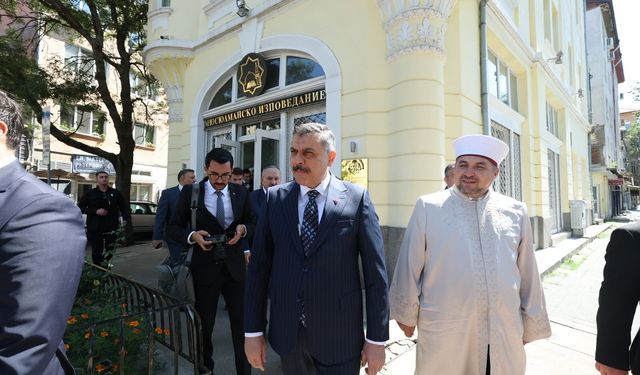 Bakan Çiftçi, Banyabaşı Camii'ni ziyaret etti
