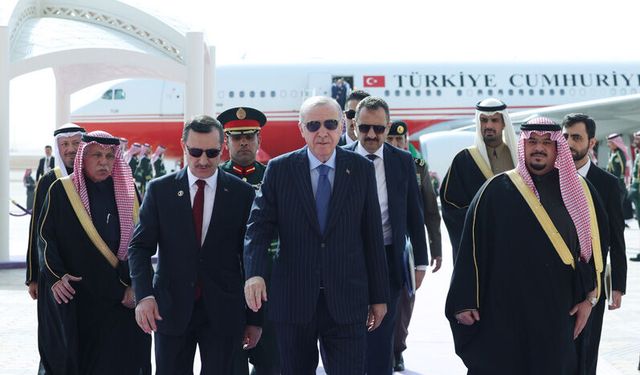 Erdoğan, üçlü görüşme öncesinde Mekke'ye hareket etti