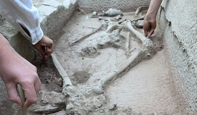 Aspendos'ta güreşçi mezarı bulundu
