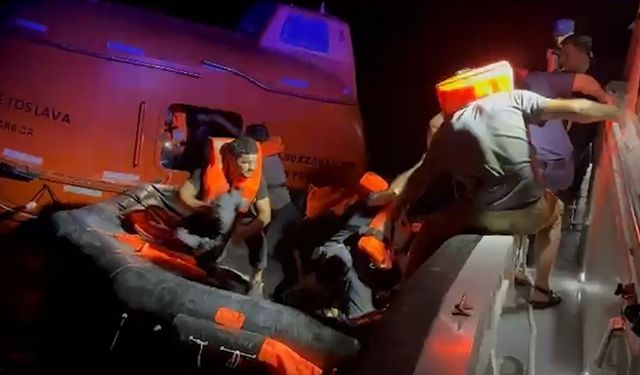Batma tehlikesi geçiren gemideki mürettebat kurtarıldı