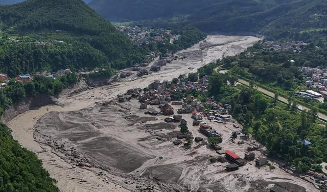 Çin'den Nepal'e yeni sel uyarısı