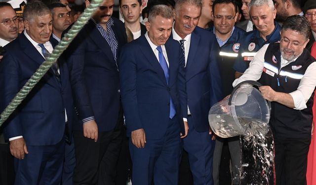 Su ürünleri av sezonu törenle başladı