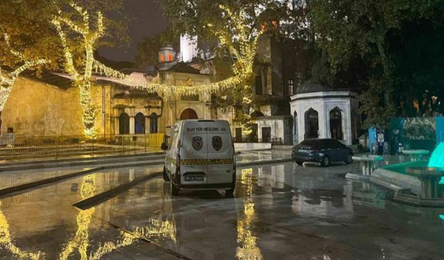 Eyüpsultan Camii'nde ateş açıldı