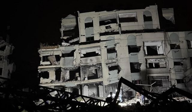 Gazze'de bina çöktü: 100 kişi enkaz altında