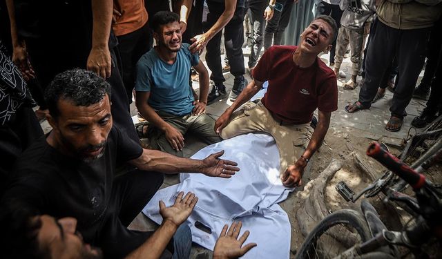 İsrail, yardım bekleyen Gazzelilere yine saldırdı: 45 şehit