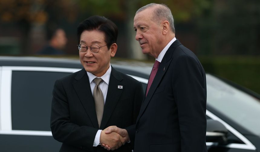 Erdoğan, Güney Kore lideri Lee'yi törenle karşıladı