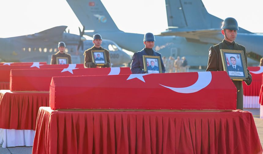 Şehitler memleketlerine askeri törenle uğurlandı