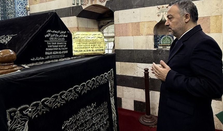 Büyükelçi göreve Selahaddin'in mezarını ziyaretle başladı