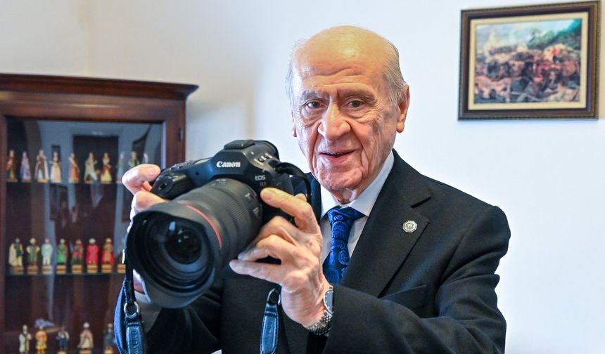 Bahçeli foto muhabirlerinin fotoğrafını çekti