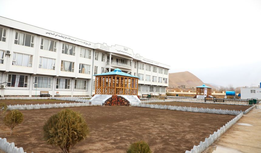 TİKA'dan Afganistan'daki üniversiteye güneş enerjisi sistemi