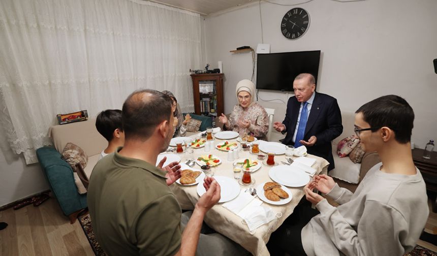 Erdoğan, Kasımpaşa'da iftar davetine icabet etti